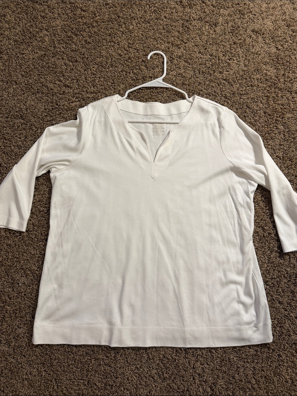 L.L. Bean White V-Slit 3/4 Sleeve Knit Top